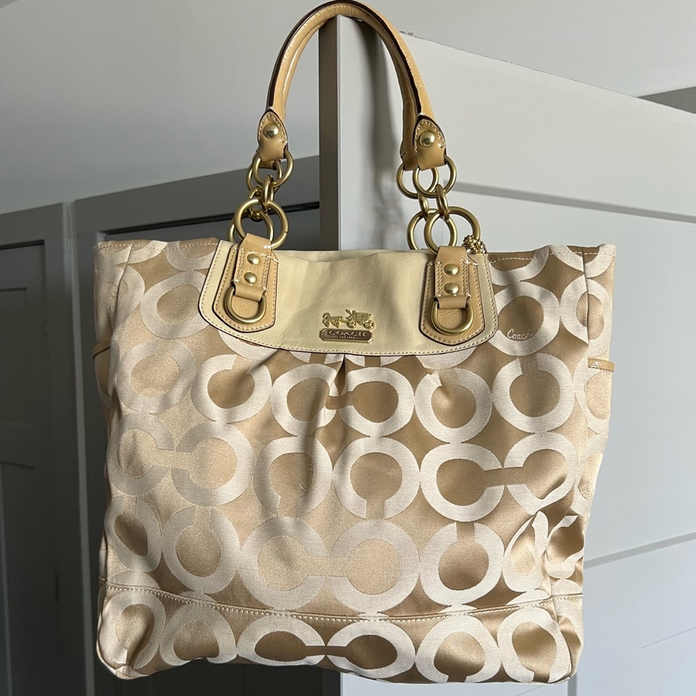NWOT authentic Coach bag